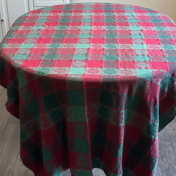 Poinsettia Christmas Tablecloth Vintage - Picture 1 of 7